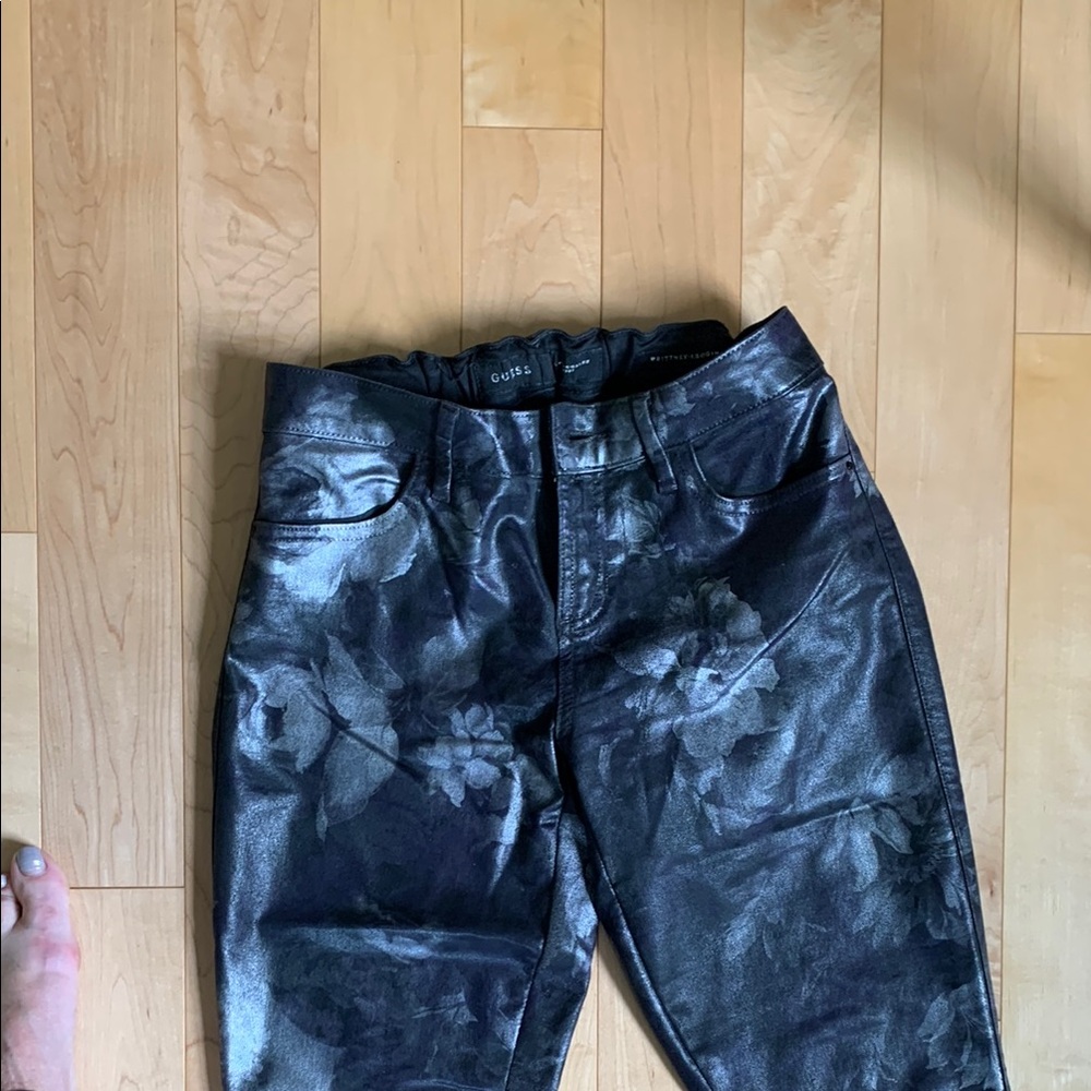 Guess Black Patterned leggings?